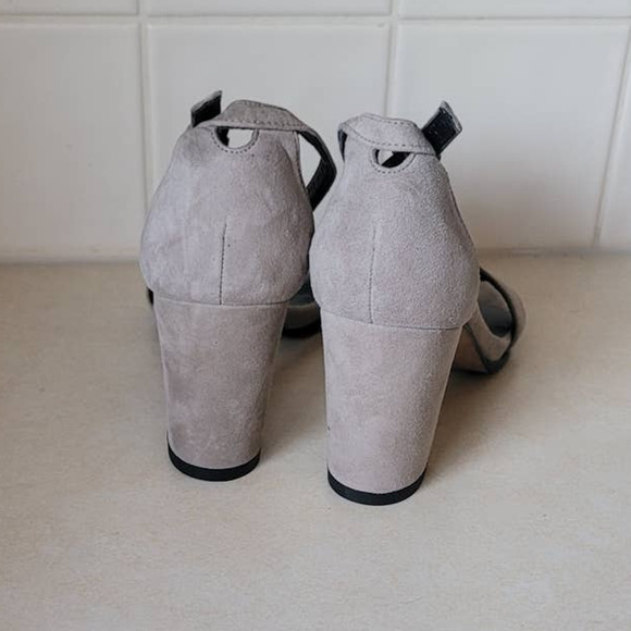 Stuart Weitzman Nearly Nude Strap Sandal Size 4 Gray - Picture 4 of 8